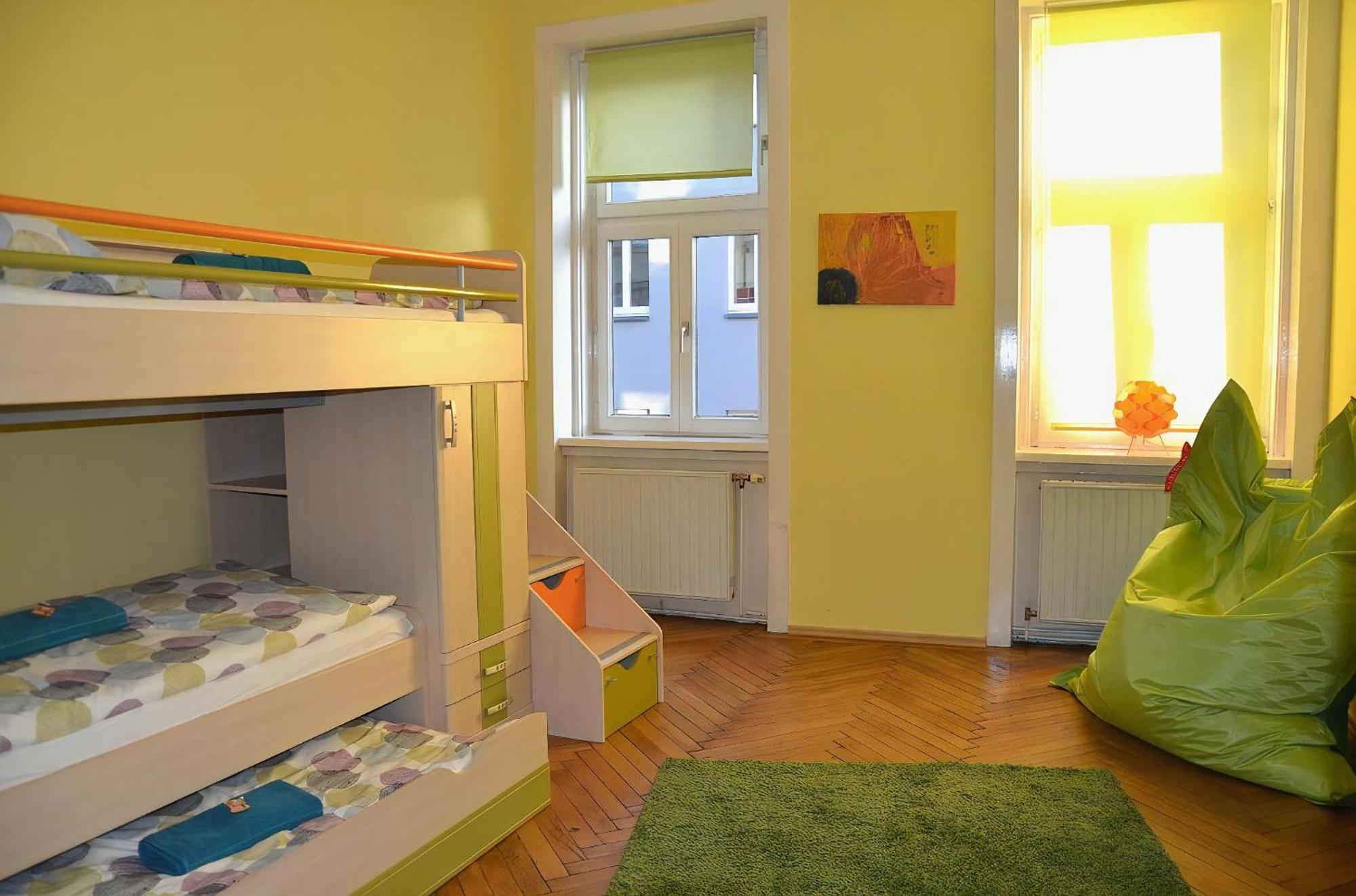 Schoene Wiener Altbauwohnung * Wien